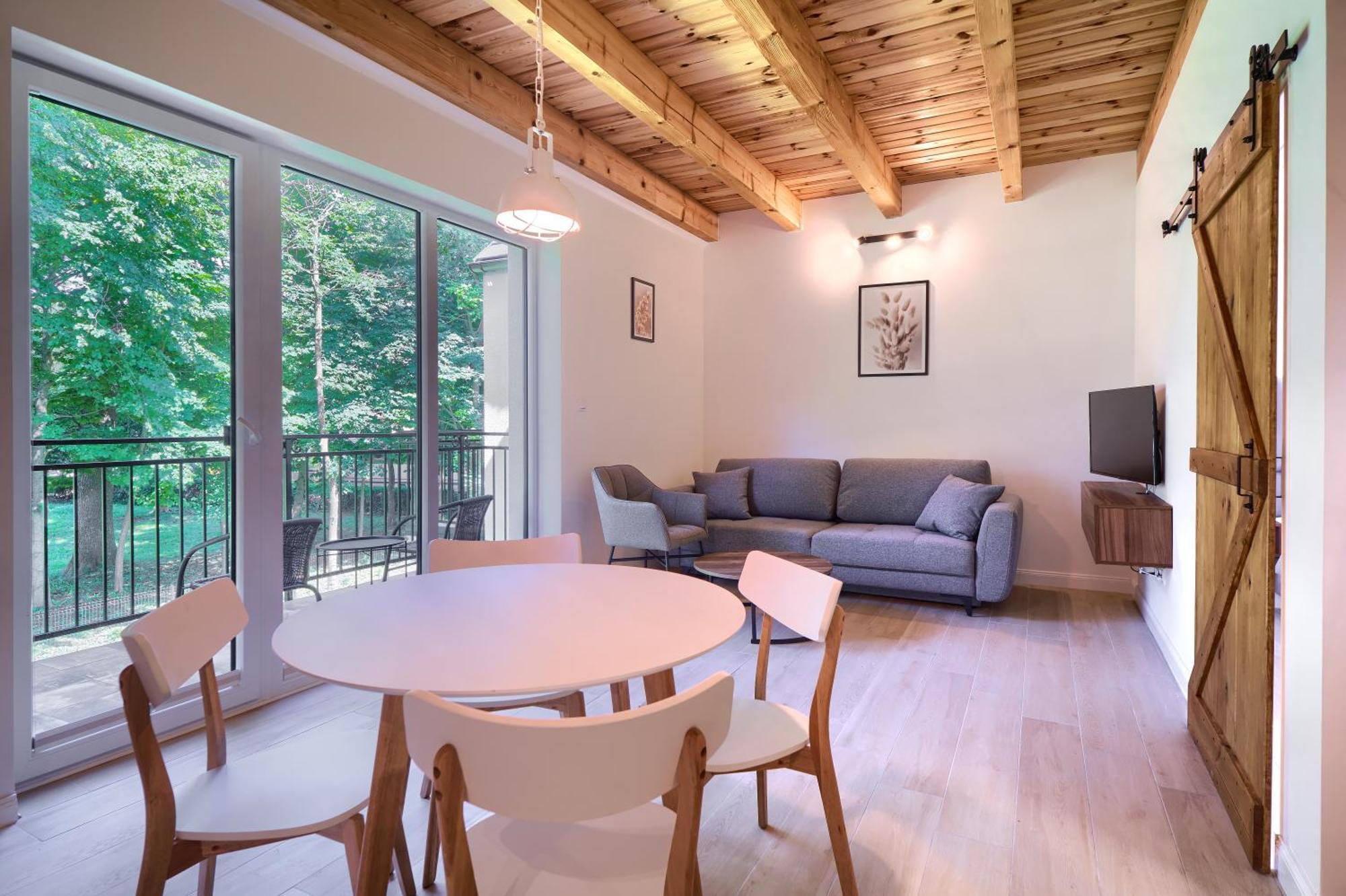 Apartamenty 7 Debow Pleśna Esterno foto